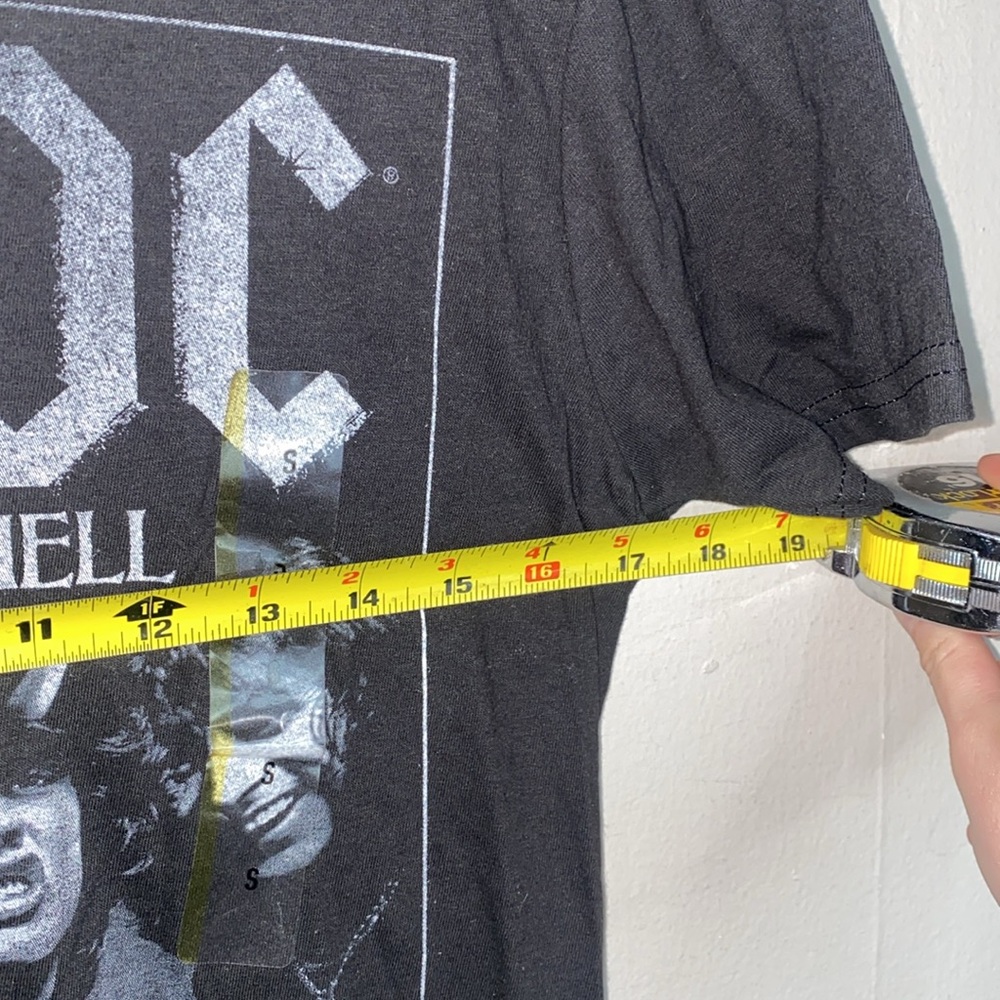 🌵NWT AC/DC Black graphic tee! - Picture 5 of 7